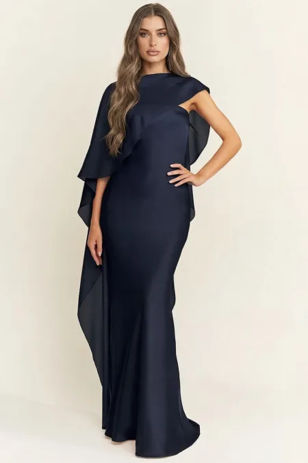 Vestido con Capa
